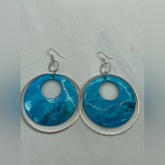 Mother of pearl vintage blue Hoop Earrings - Picture 3 of 5